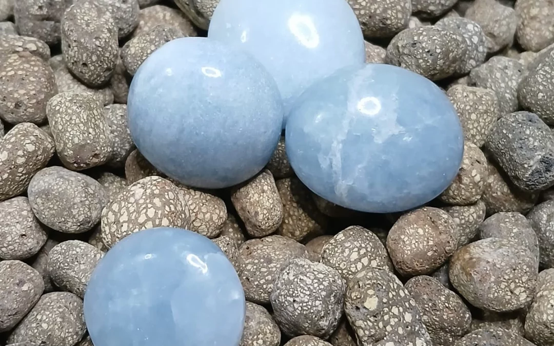 Pierre naturelle roulée calcite bleue
