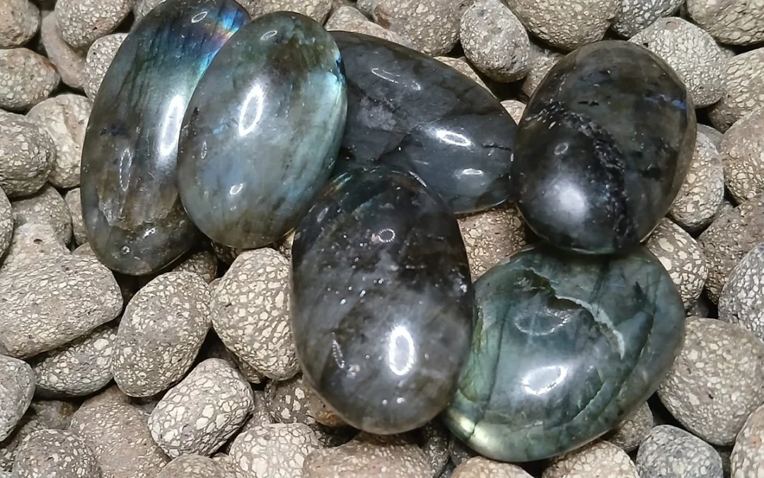 Pierre naturelle roulée Labradorite