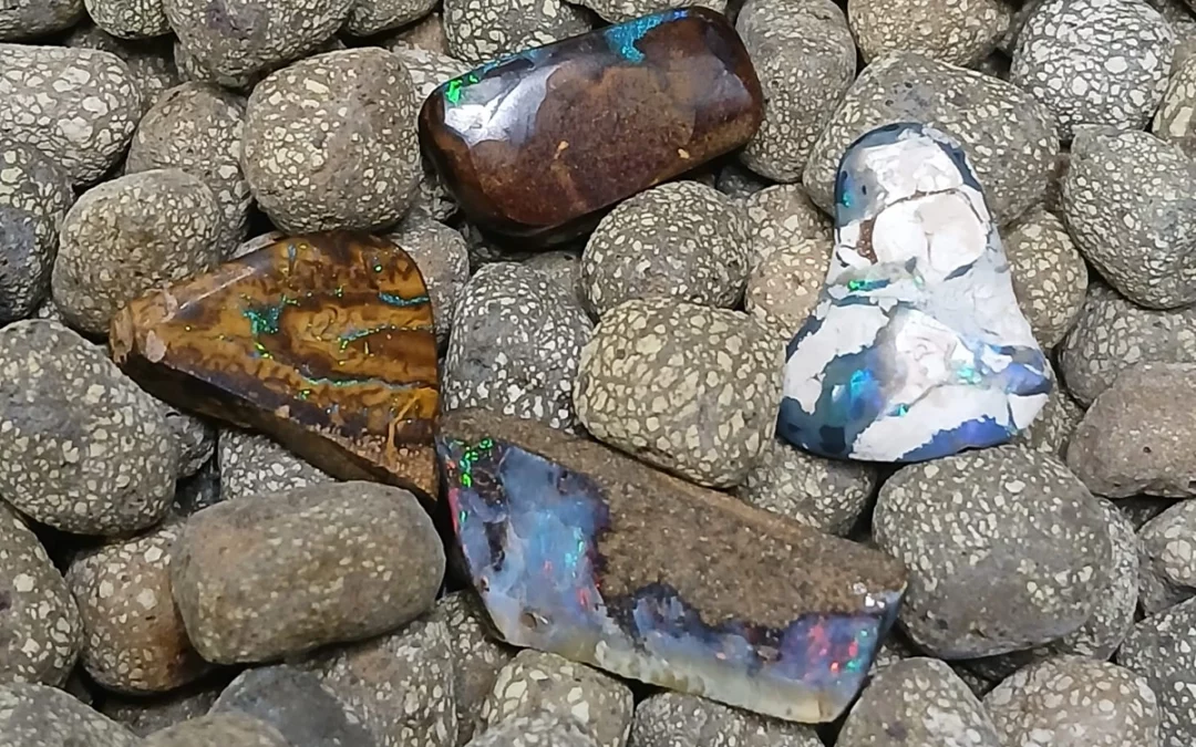 Pierre naturelle Opale Boulder