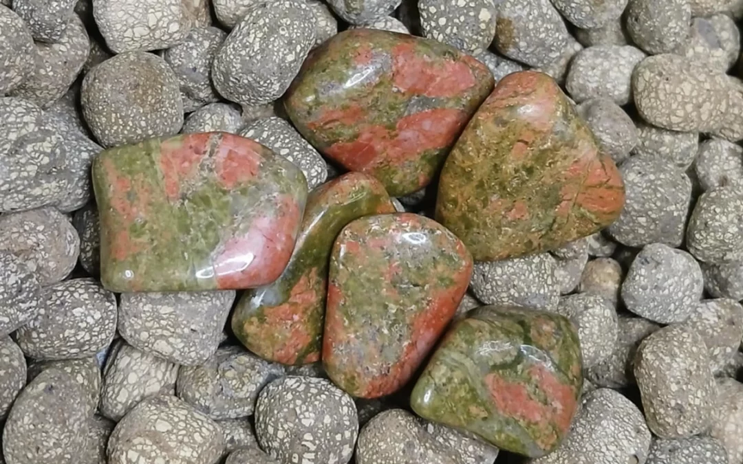 Pierre naturelle roulée Unakite