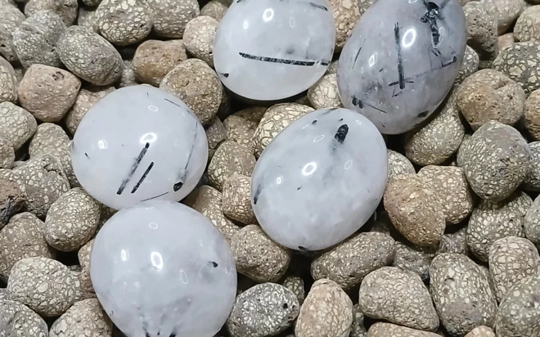 Pierre naturelle roulée quartz tourmaline