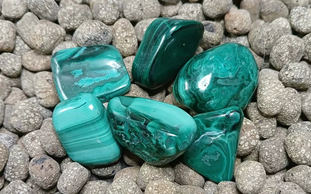 Pierre naturelle roulée malachite