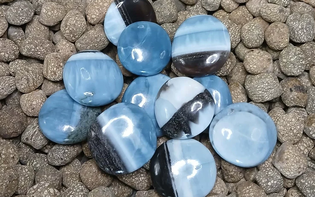 Pierre naturelle roulée Opale bleue d’Owyhee